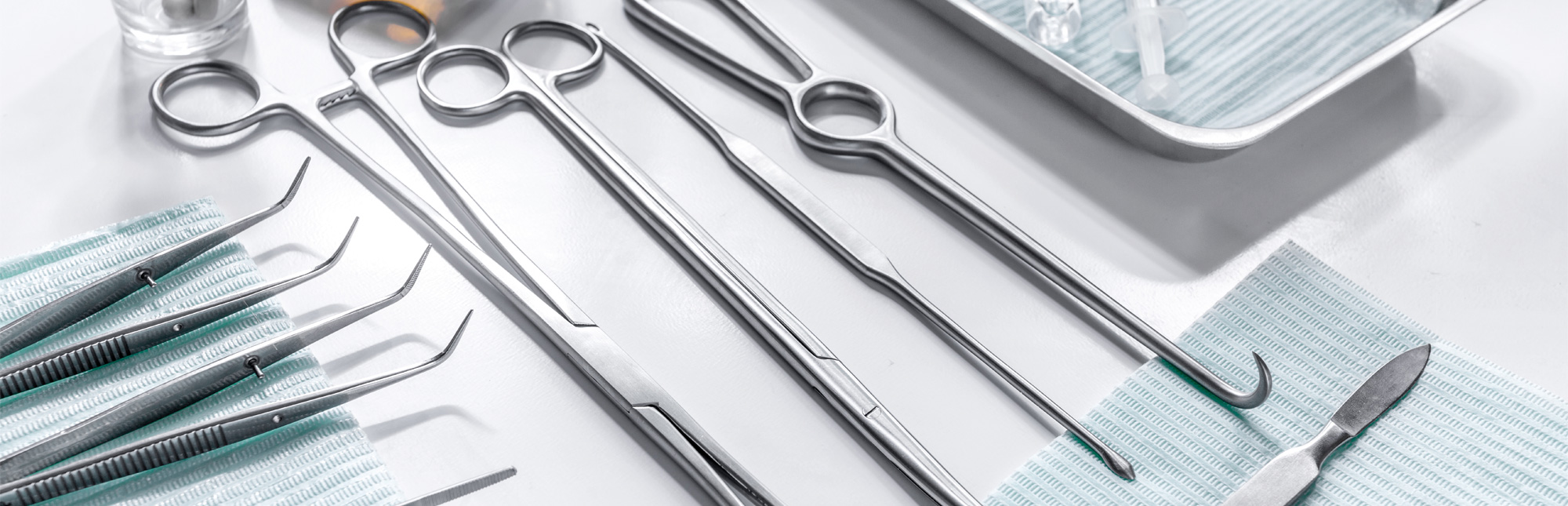 Pulizia e confezionamento di parti nel settore dei dispositivi medici Pulizia e confezionamento di parti nel settore dei dispositivi medici